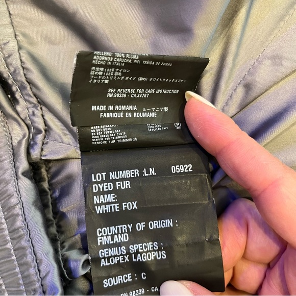 Prada Authentic Silver Gray Short Down Puffer Quilted Fox Fur Hood 40/XS $1500 - Picture 12 of 16